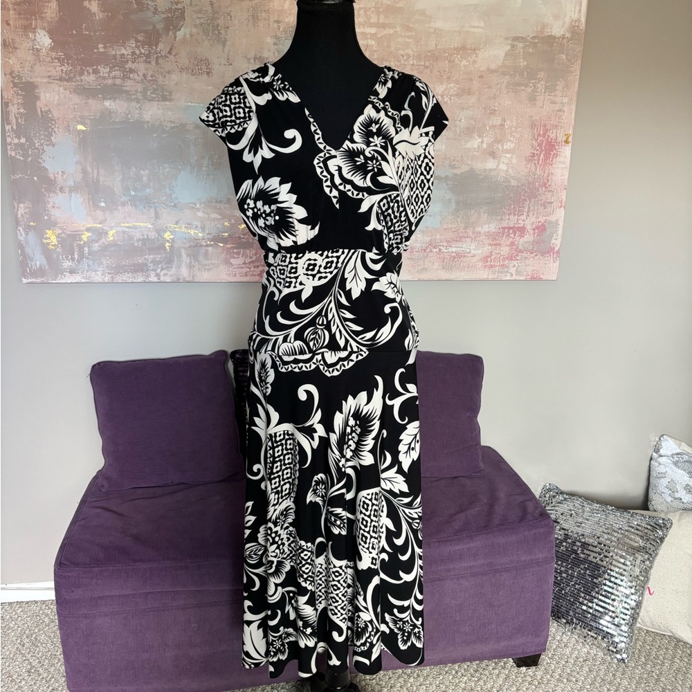 Classy B&W Maxi Sheath Dress 16